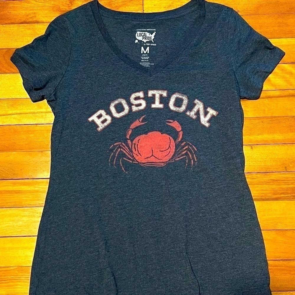 Women's Boston T-Shirt with Crab